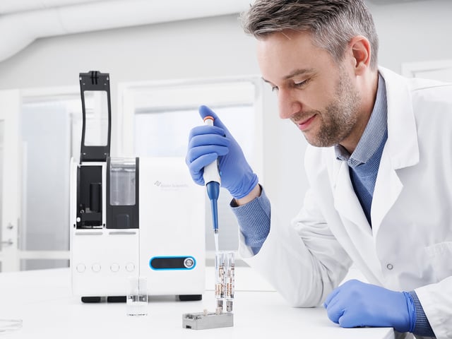 QCM-D ease-of-use product design eliminates the need for a superuser
